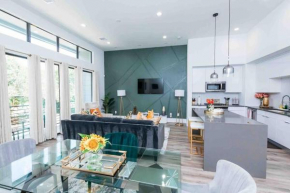 Contemporary luxe home 10mins from DT Houston!!!